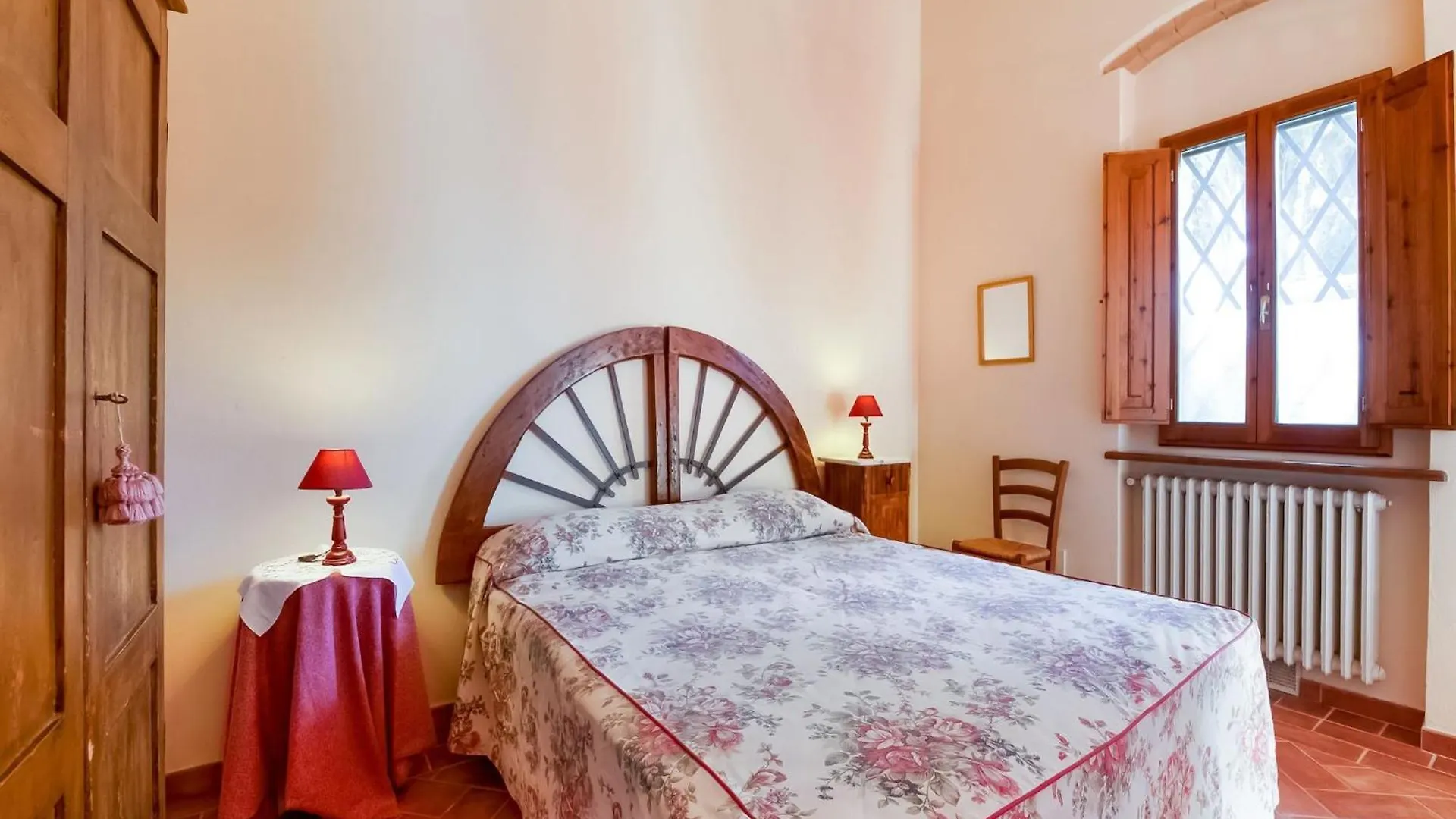 Boutique Cottage In Poggibonsi With Pool 0*,  Ιταλία