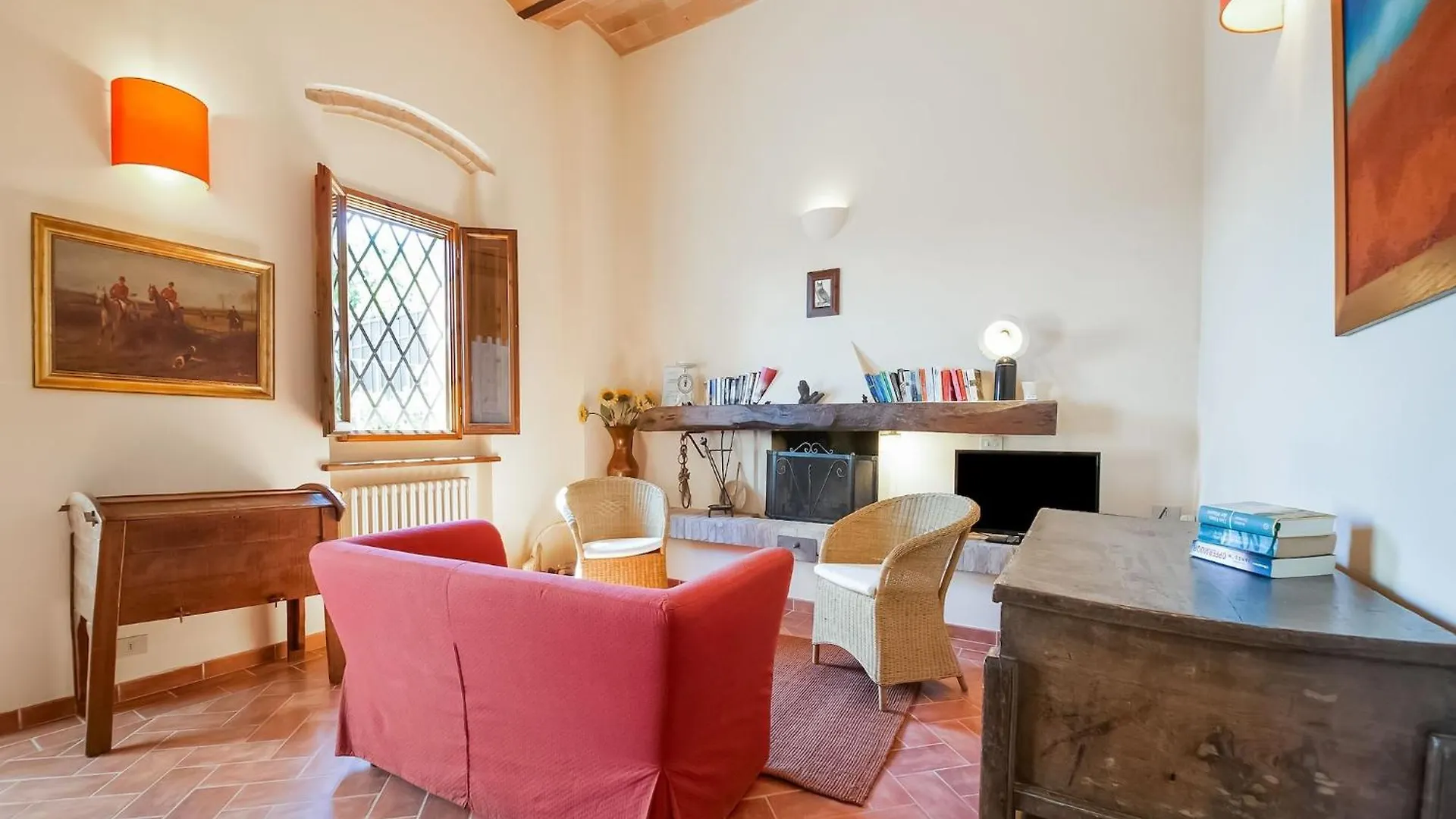 Boutique Cottage In Poggibonsi With Pool