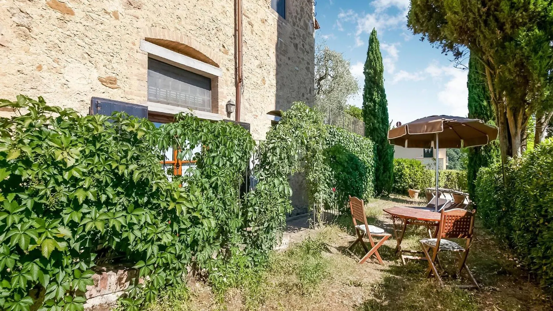 Boutique Cottage In Poggibonsi With Pool