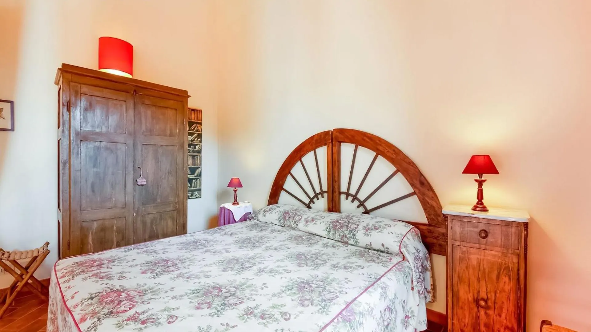 Holiday home Boutique Cottage In Poggibonsi With Pool Italy