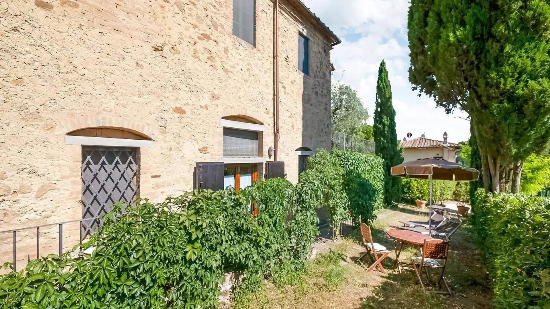 Holiday home Boutique Cottage In Poggibonsi With Pool