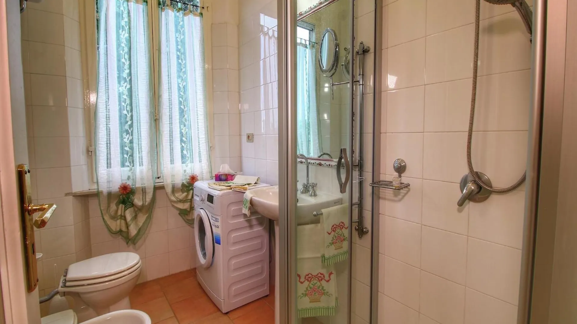 Boutique Cottage In Poggibonsi With Pool Italy
