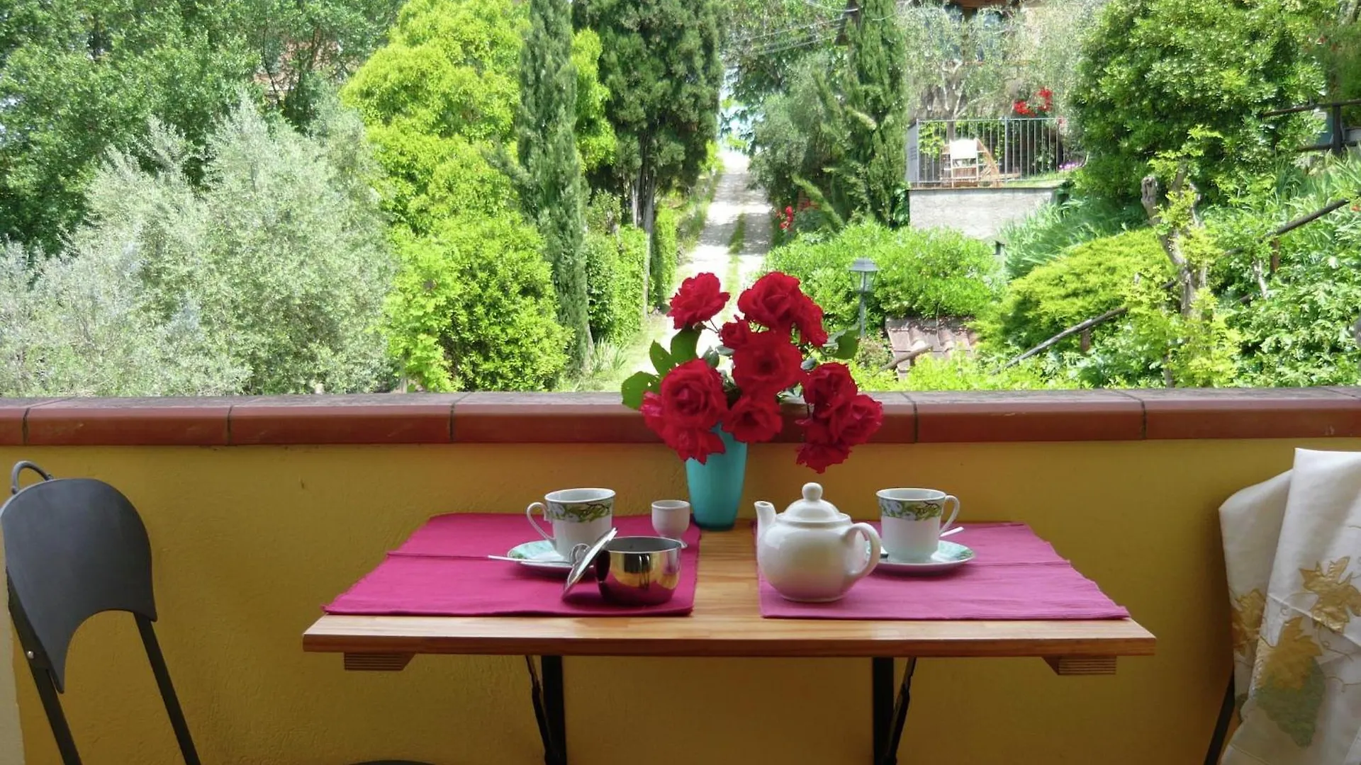 Boutique Cottage In Poggibonsi With Pool Italy